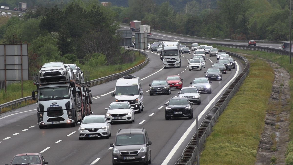 Anadolu Otoyolu'nun Bolu geçişinde bayram trafiği