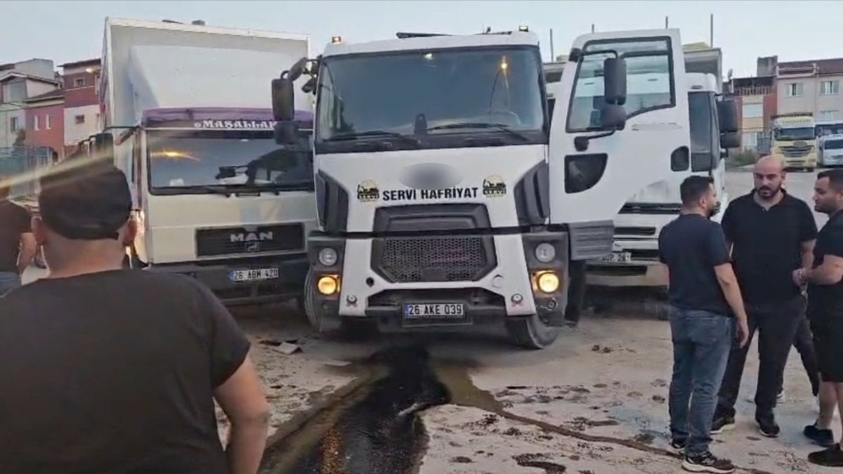 Eskişehir'de freni boşalan kamyon, parka 2 metre kala durdu