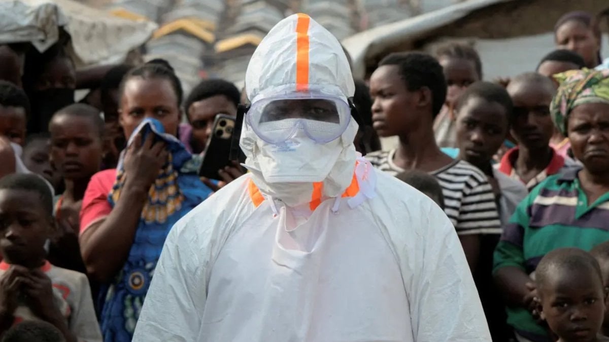 Fransa'da ebola alarmı: 5 kişi karantinaya alındı