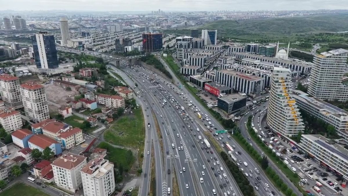 İstanbul'da bayram trafiği başladı
