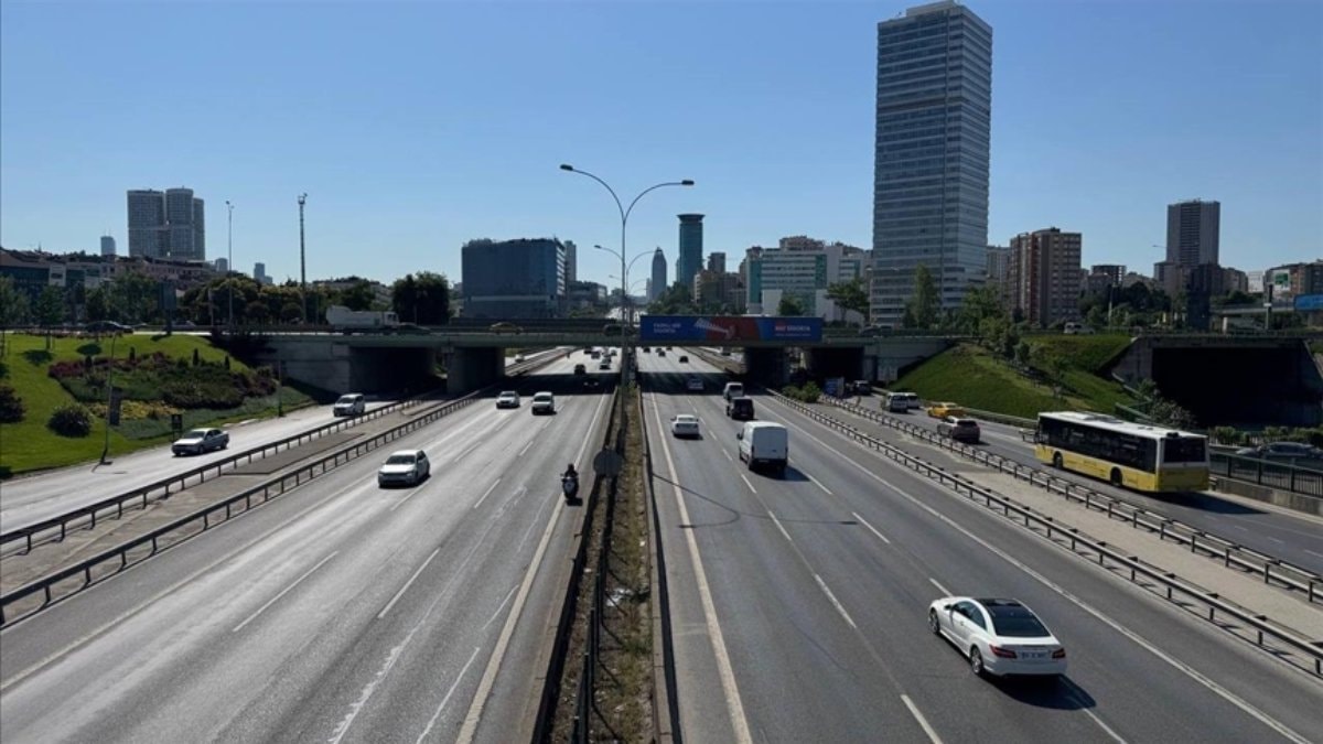 İstanbul'da bayramın ilk günü yollar boş kaldı