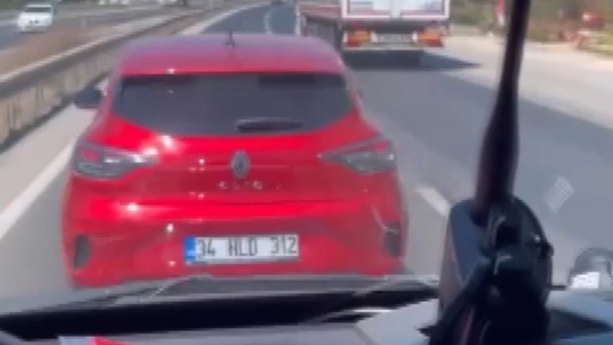 Silivri'de ambulansa yol vermedi: O anlar kamerada