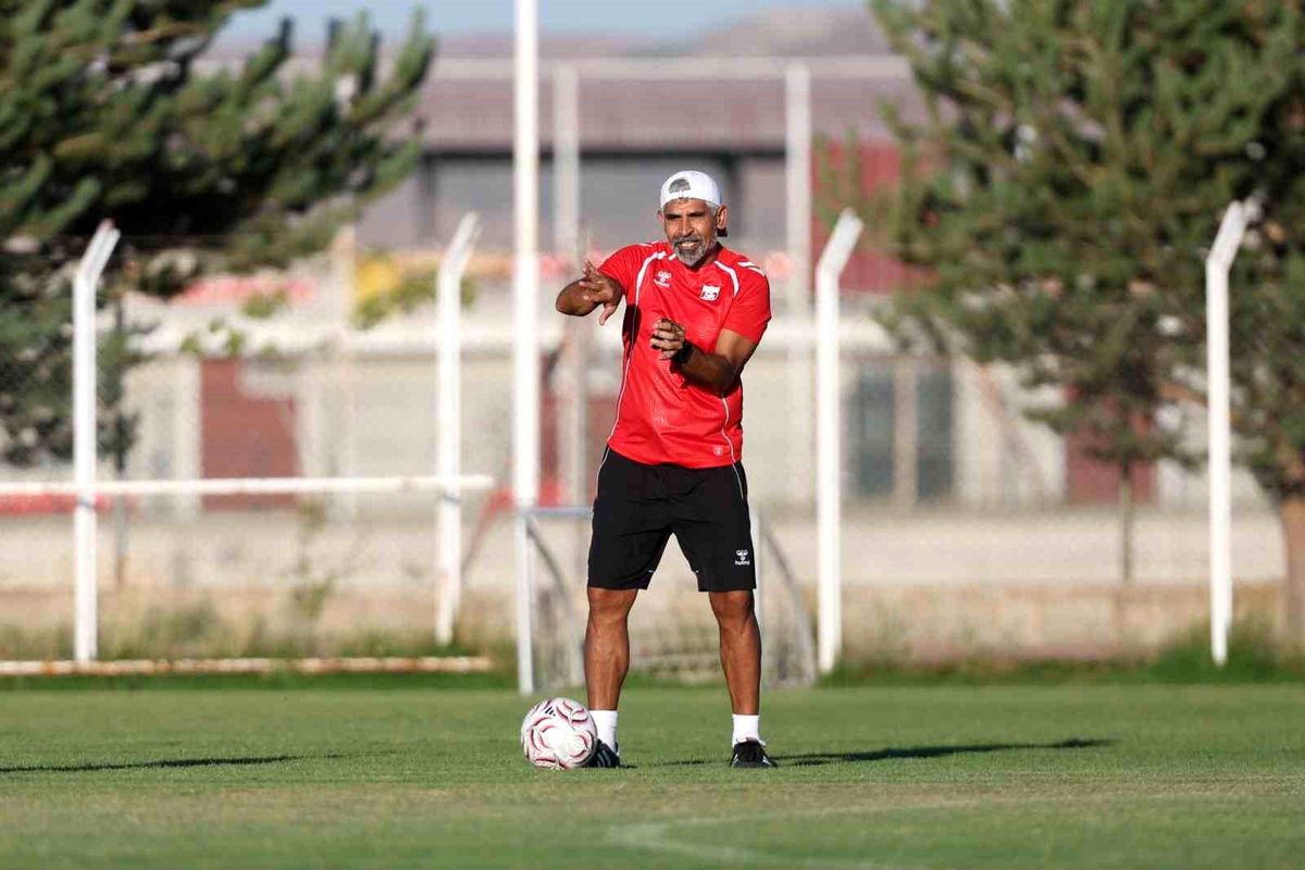 İsmet Taşdemir: "Lig bu yıl daha zorlu geçecek"