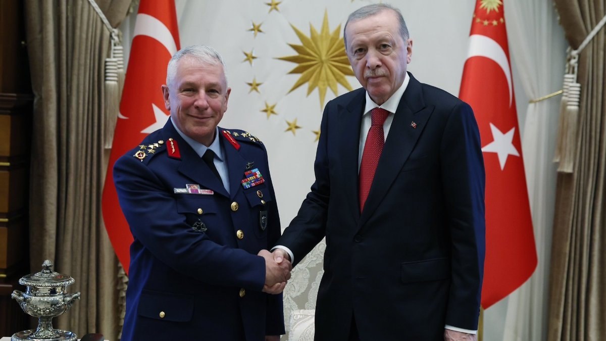 Cumhurbaşkanı Erdoğan, emekliye ayrılan Hava Kuvvetleri Komutanı Kadıoğlu'nu kabul etti
