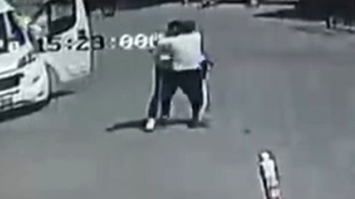 Konya'da sokak ortasında alacaklısını bıçaklayan şüpheli yakalandı