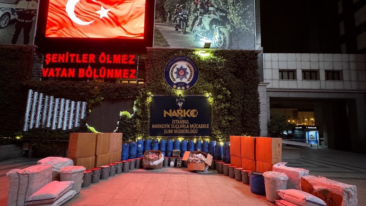 İstanbul’da 3,5 milyon uyuşturucu hap üretimine yetecek ham madde ele geçirildi