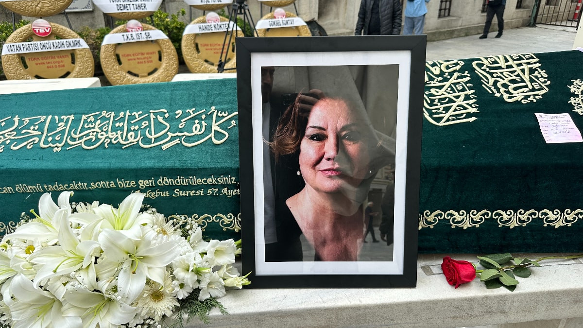 Oyuncu Gülsen Tuncer, son yolculuğuna uğurlandı