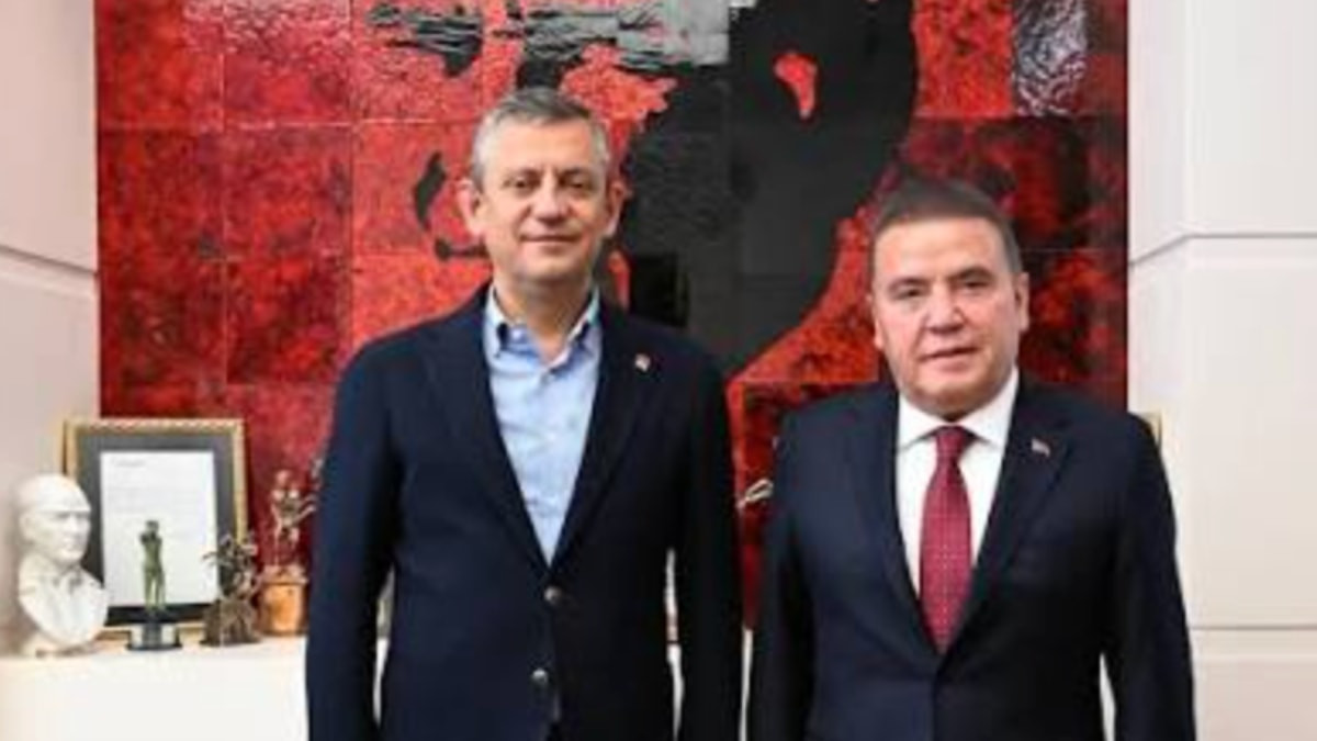 Özgür Özel'in, geçmişte Muhittin Böcek için kullandığı sözler gündem oldu