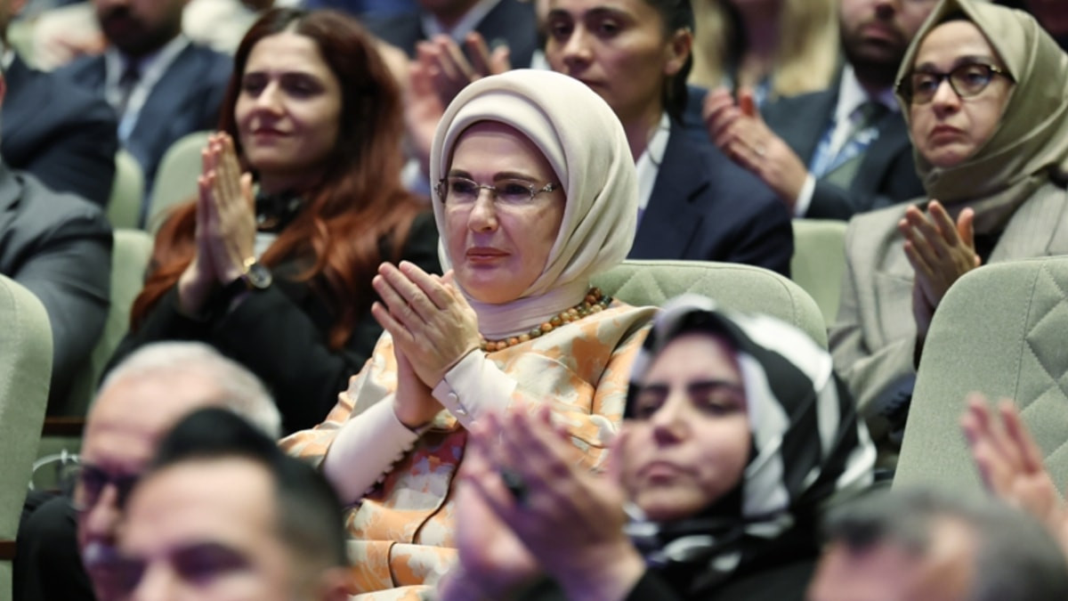 Emine Erdoğan'dan Türkiye Maarif Vakfı 10. Yıl Programı'na ilişkin paylaşım