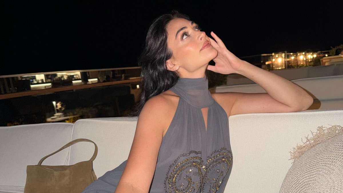 Esra Bilgiç yeni yaşını kutladı! Doğum günü pozları da var