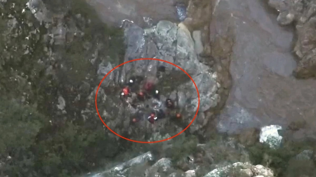 Yazılı Kanyon’da mahsur kalan 10 gönüllü için kurtarma seferberliği